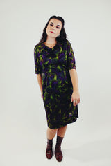 vintage green and purple printed midi dress with slight v neck and 3/4 arm length front 