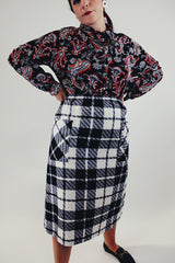 vintage black and white checkered wool skirt with two front pockets and elastic waistband front