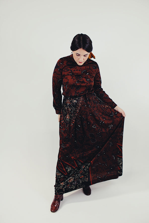 vintage brown printed set includes long sleeve cropped top with mock neck and pleated maxi skirt front