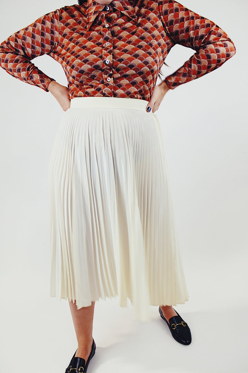 Vintage pleated cream midi skirt front