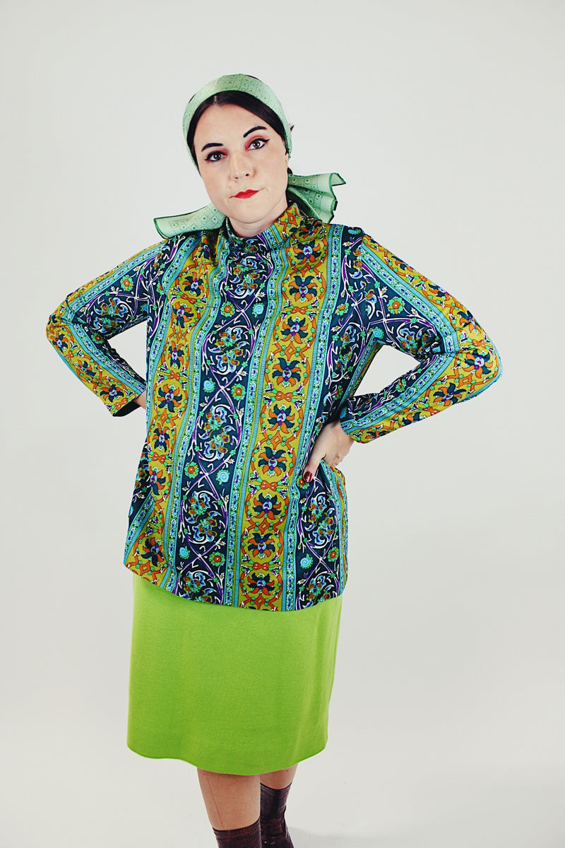 vintage women's green paisley printed long sleeve mock neck blouse zipper in back