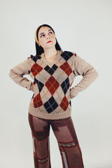 women's vintage long sleeve v-neck sweater in brown argyle print front