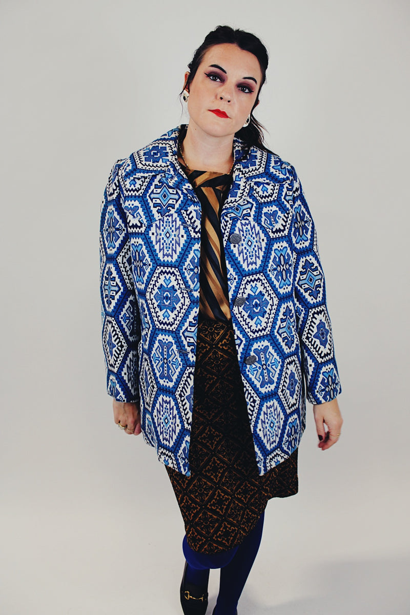 blue and white tapestry print double lapel button up coat women's vintage front