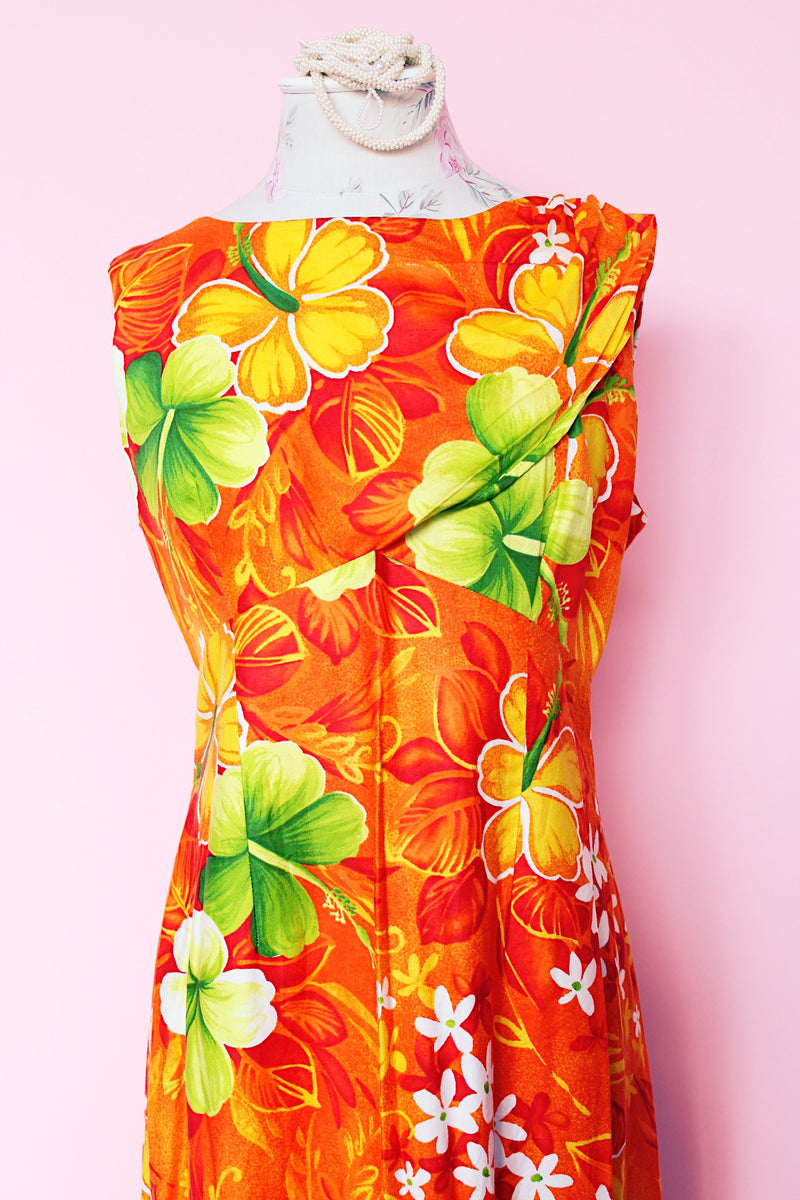 1970's Sleeveless Hawaiian Print Dress | Live Forever Vintage 1970's Sleeveless Hawaiian Print Dress | Live Forever Vintage