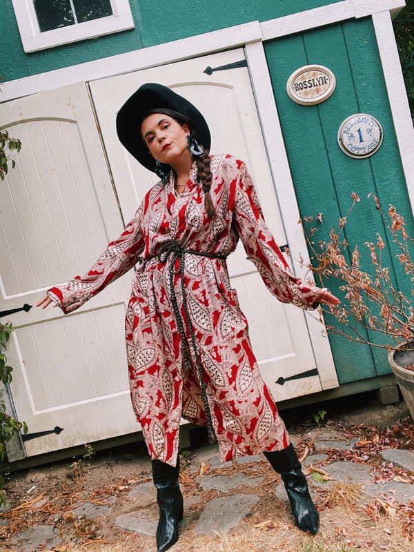 long sleeve maroon with brown feather print robe vintage 1940's