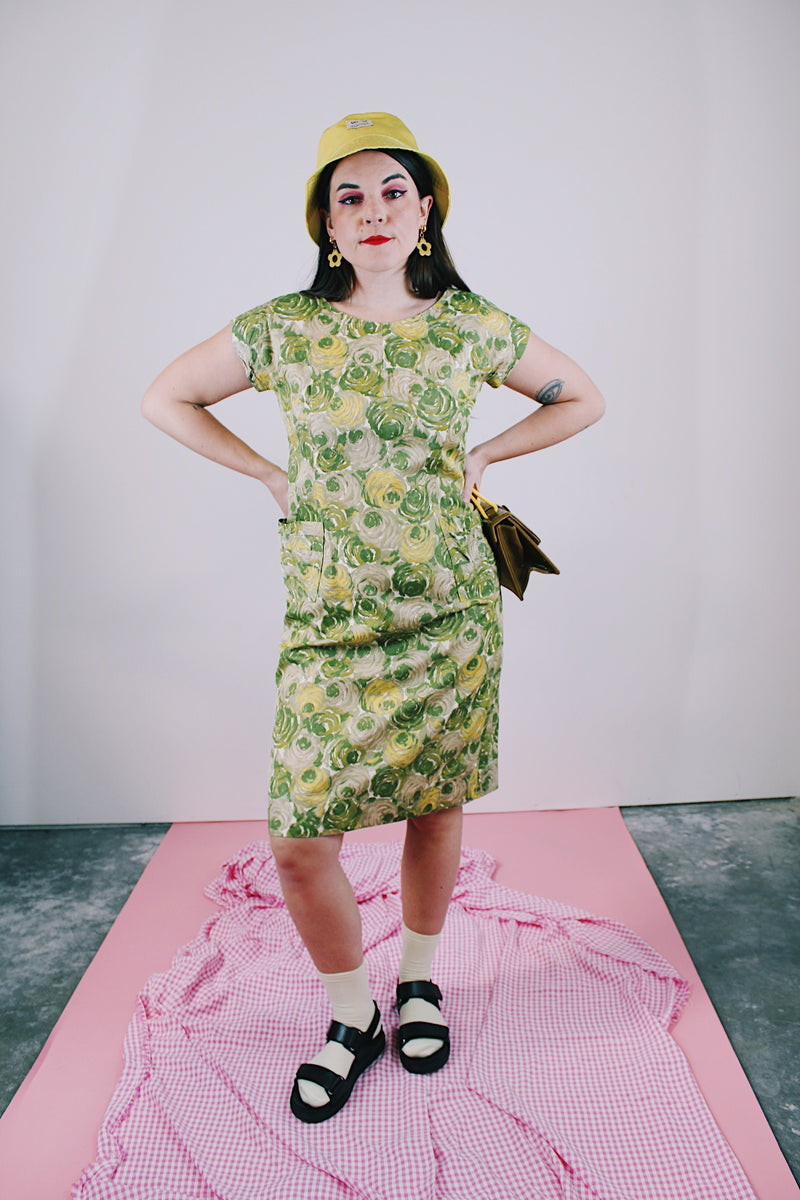 capped sleeves knee length green floral dress vintage 1960's