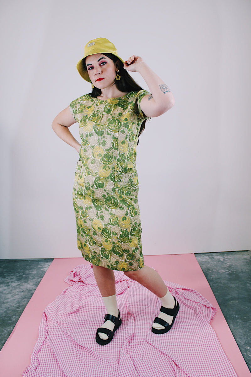 capped sleeves knee length green floral dress vintage 1960's