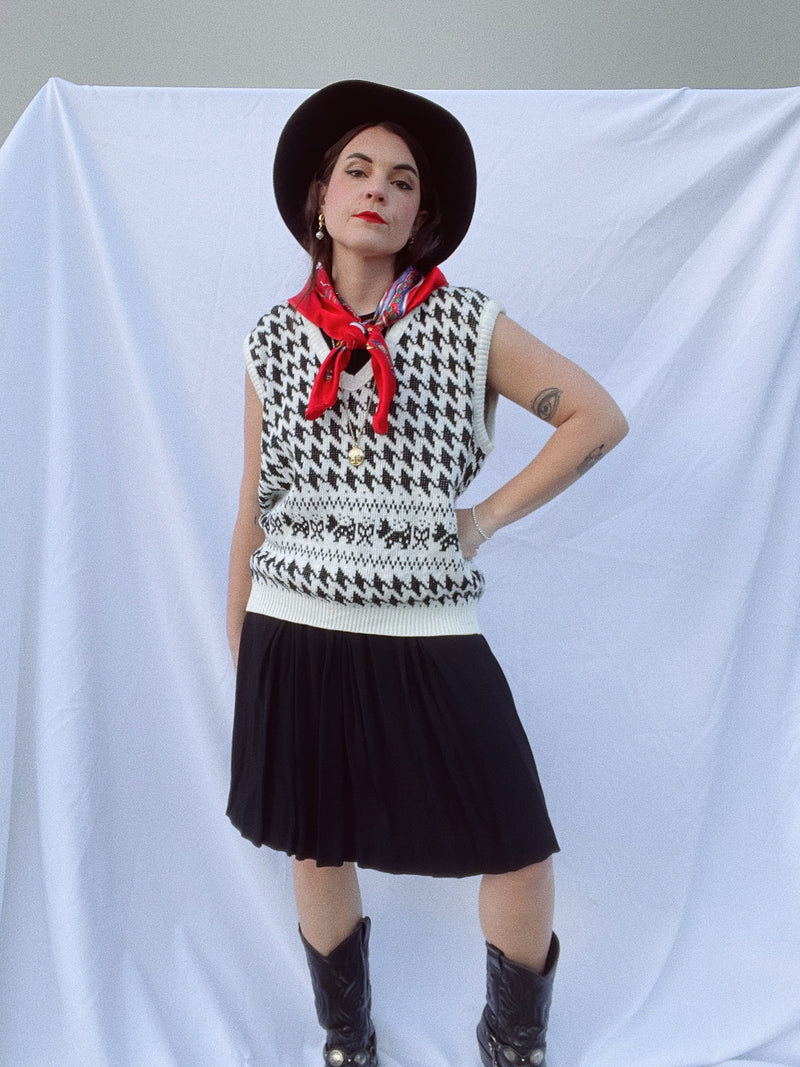 sleeveless sweater vest in white and black with houndstooth print and dog print vintage