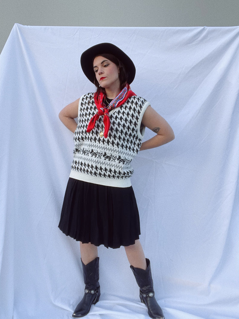sleeveless sweater vest in white and black with houndstooth print and dog print vintage