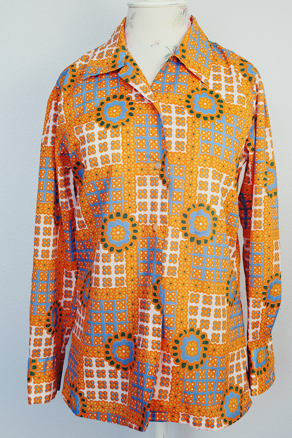 long sleeve button up blouse with collar in orange print vintage 1970's
