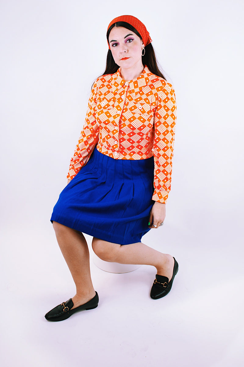 1970's vintage long sleeve printed cropped top orange print buttons up the front with collar