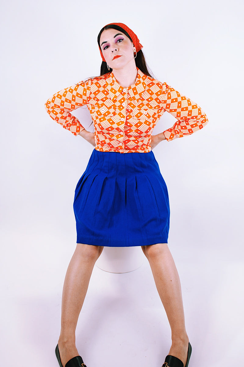  1970's vintage long sleeve printed cropped top orange print buttons up the front with collar
