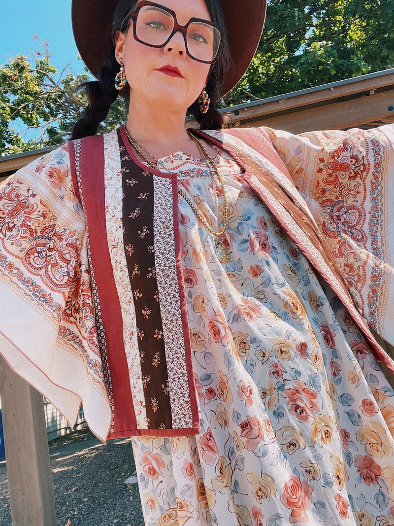 multi colored floral quilt sleeveless vest vintage 1970's 