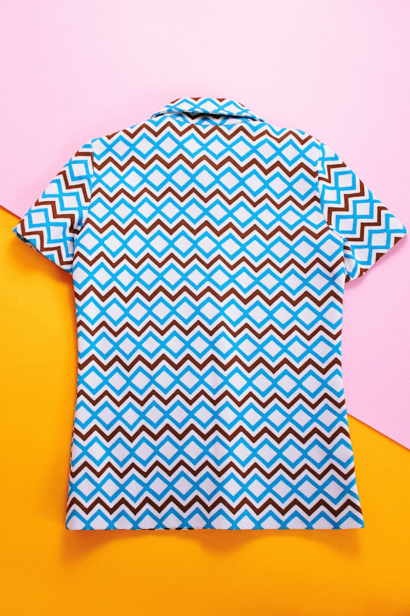 short sleeve zig zag print top with half zip front and collar brown white blue polyester women's vintage 1970's