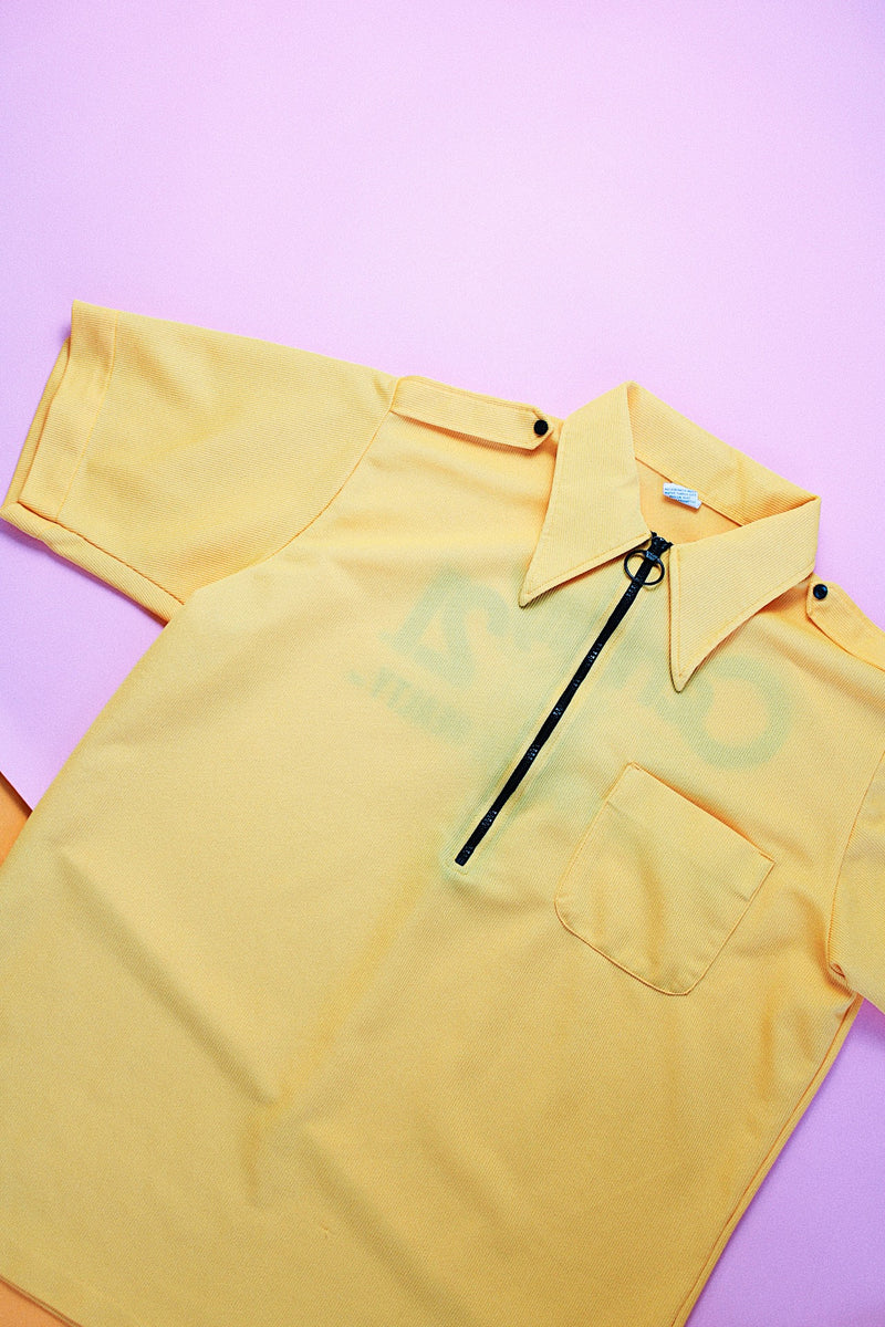 short sleeve yellow ribbed polyester half zip collared bowling shirt vintage 1970's