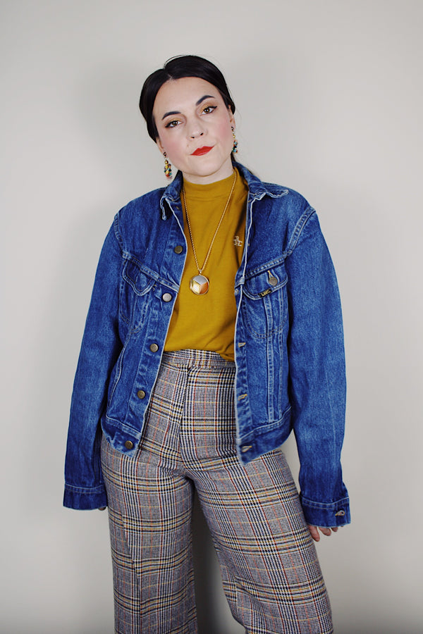 Women's vintage 1980's Lee, Made in USA label long sleeve medium wash cotton denim button up jean jacket