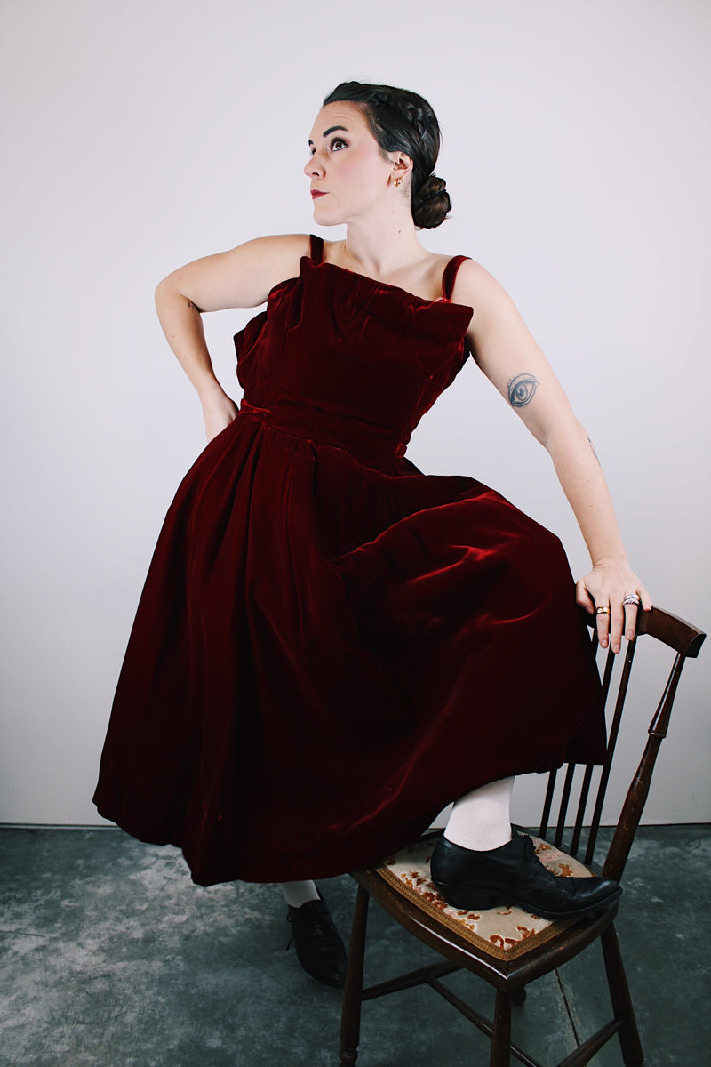 1950's maroon velvet evening dress sleeveless with full skirt