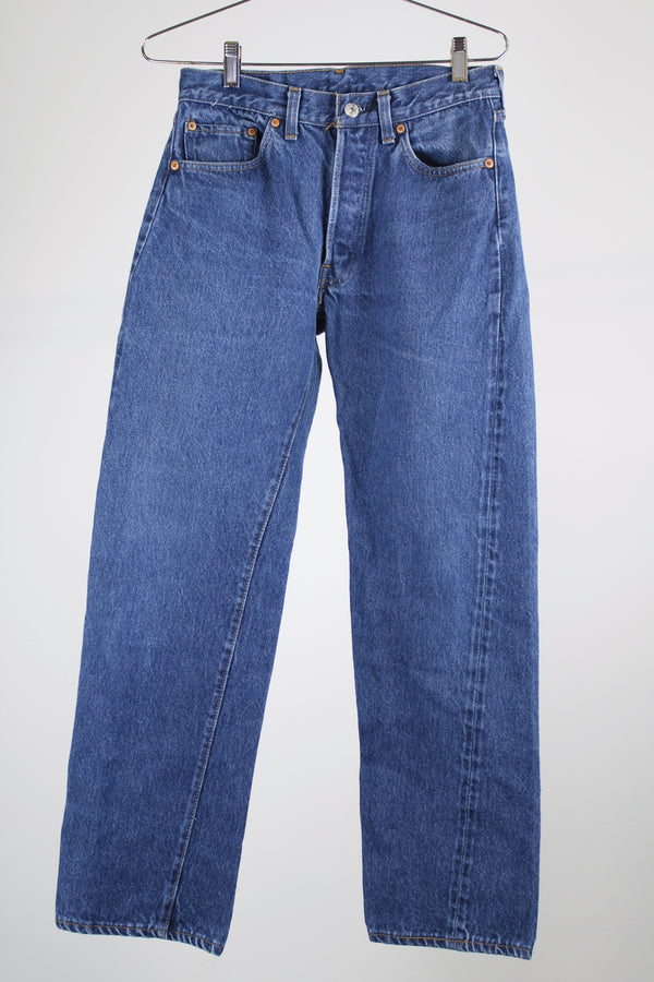 medium wash 501 levi's 30 width x 32 length