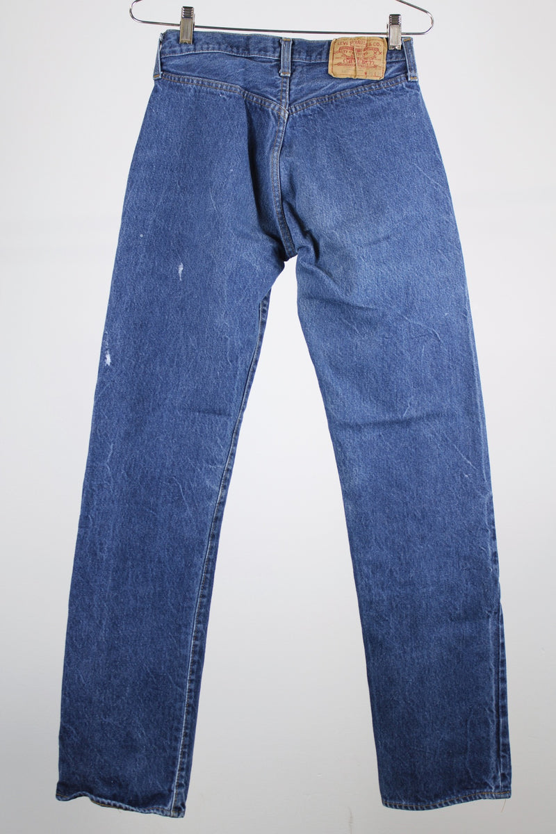 medium wash 501 levi's jeans 29 width x 36 length button closure