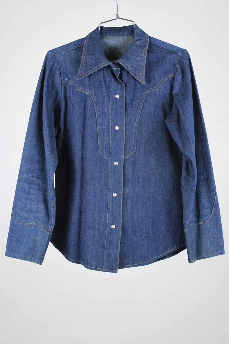 long sleeve dark wash denim button up shirt blouse with collar vintage women's 1970's