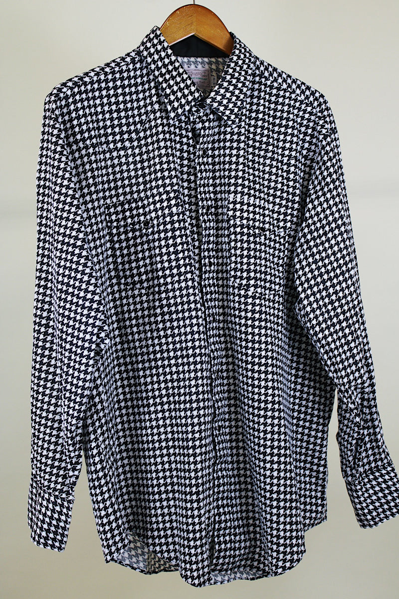 Men's vintage 1970's H Bar C Ranchwear, Long Tail, Made in USA label long sleeve XL black and white houndstooth print button up western style shirt with black and silver snapper buttons.