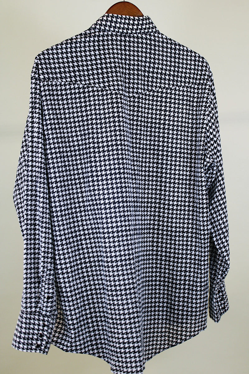 Men's vintage 1970's H Bar C Ranchwear, Long Tail, Made in USA label long sleeve XL black and white houndstooth print button up western style shirt with black and silver snapper buttons.