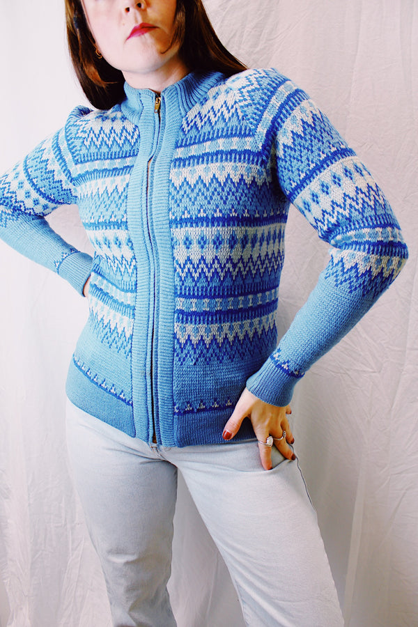 long sleeve printed zip up sweater in blue 1970's vintage 