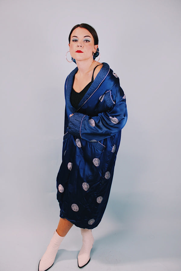 long sleeve navy silk kimono robe with white pattern all over 1940's vintage