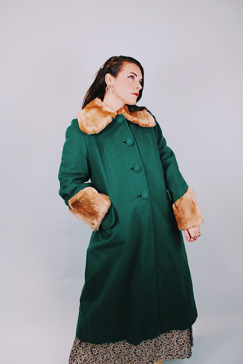 knee length long sleeve wool green coat with brown faux fur collar and trim on cuffs 1940's vintage