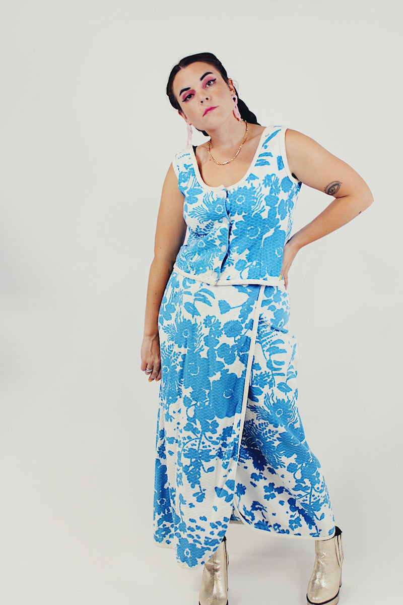 blue white Floral printed skirt and top set model