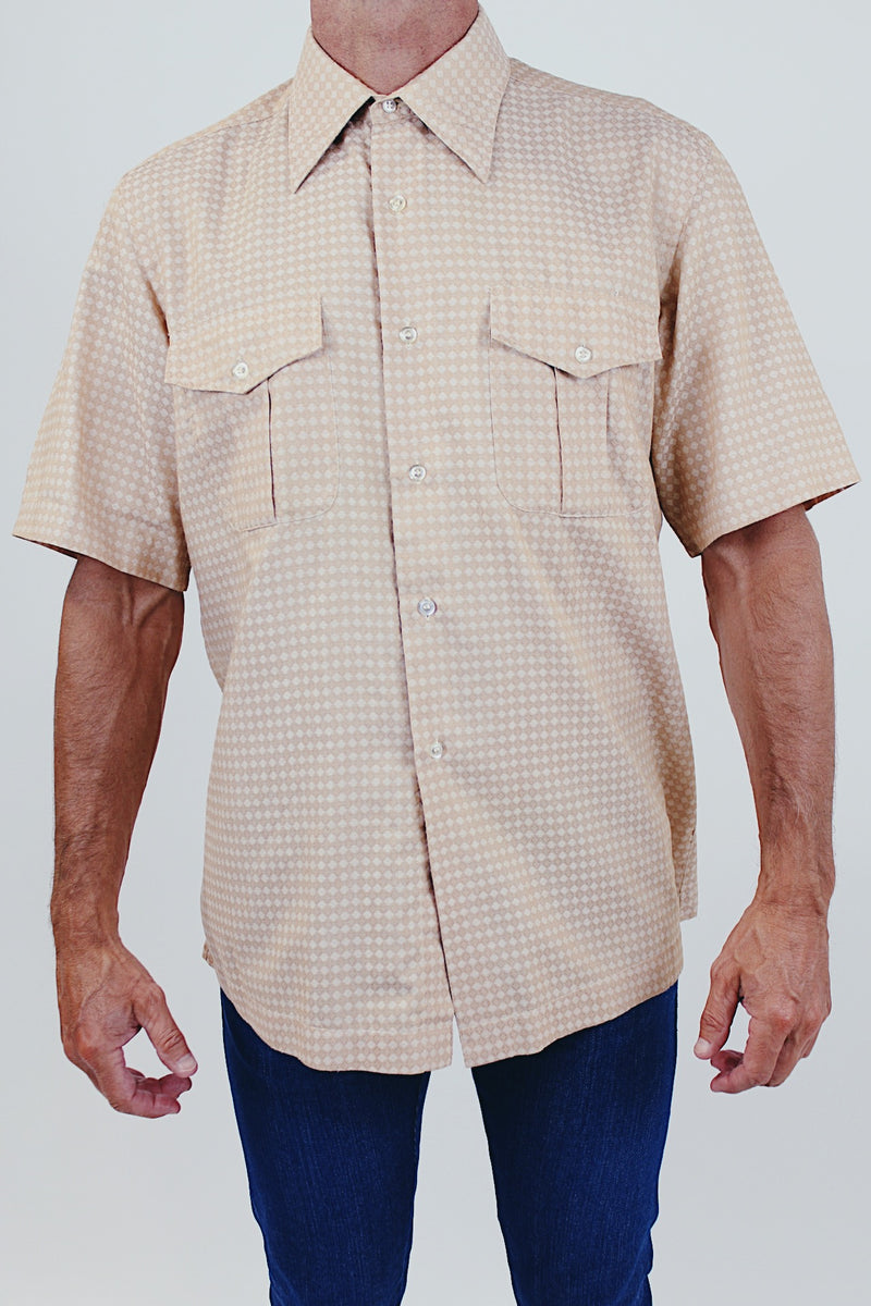 Vintage men's tan short sleeve printed shirt