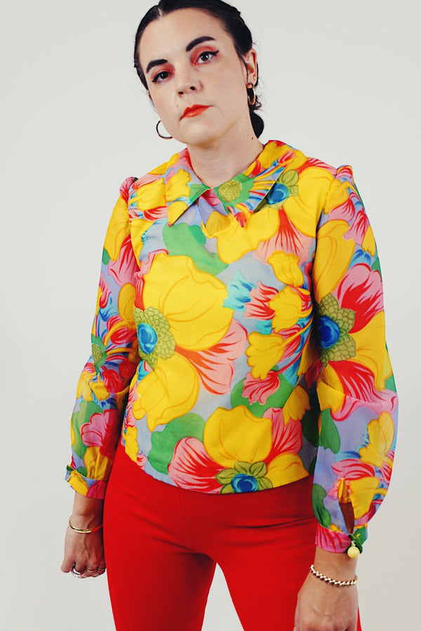 Floral print blouse with collar front