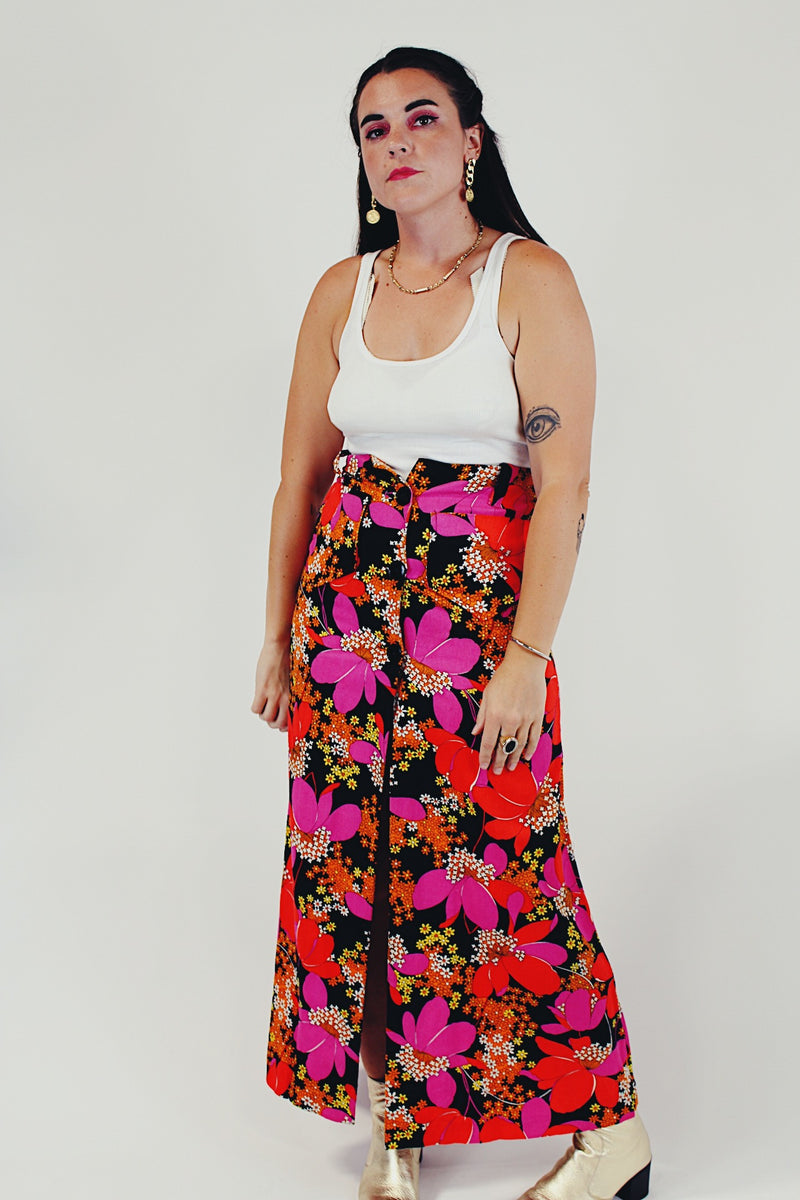 Floral Printed Half Button Maxi Skirt Model