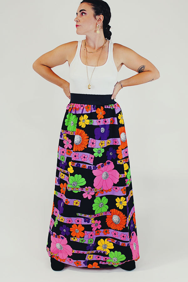 floral printed maxi skirt model