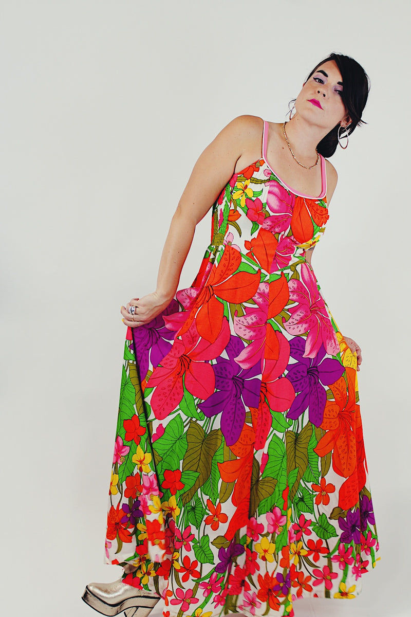 vintage sleeveless Hawaiian maxi dress