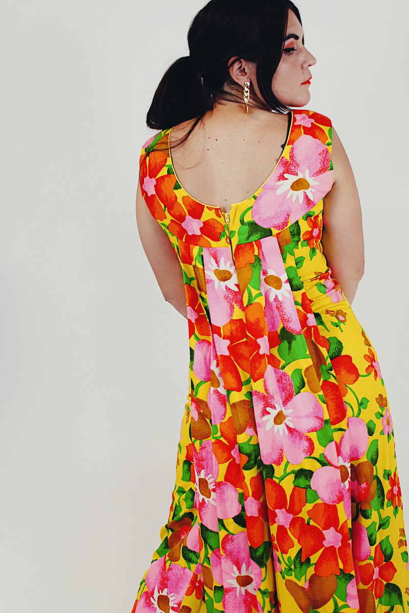 vintage floral hawaiian dress back