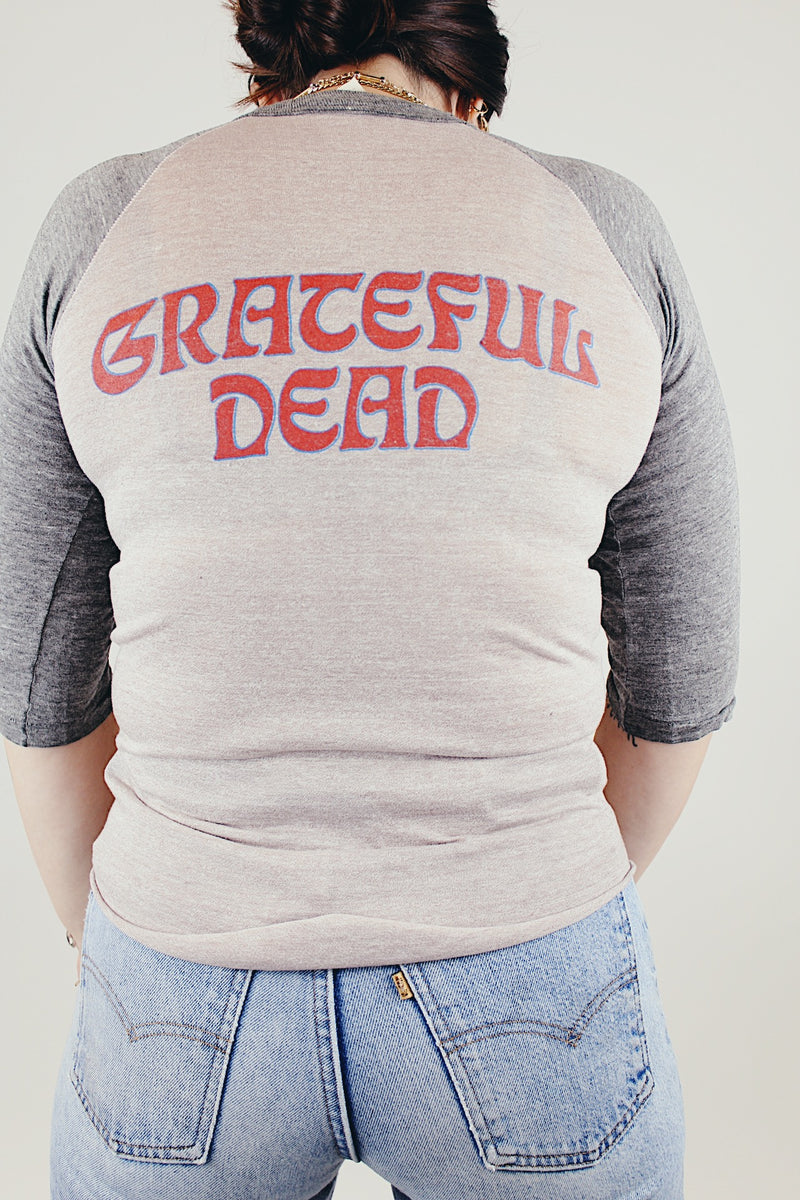 vintage 1983 grateful dead baseball tee grey with graphic on front and back