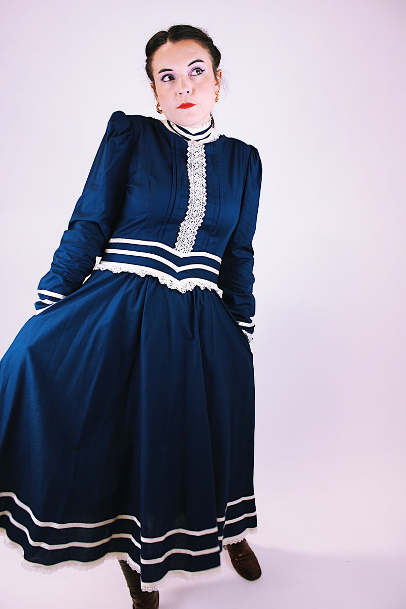vintage 1980's gunne sax women's long sleeve dress in navy with cream trim and mock neck