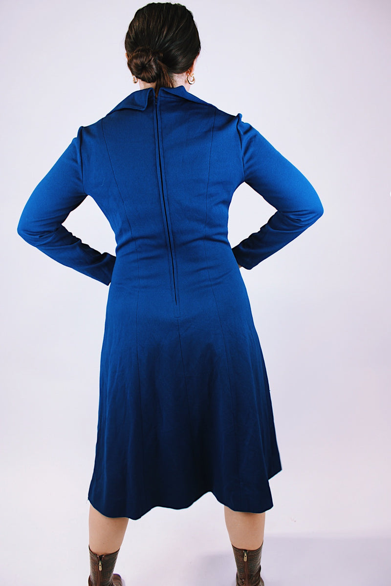 women's vintage 1970's navy blue a-line dress with long sleeves and collar