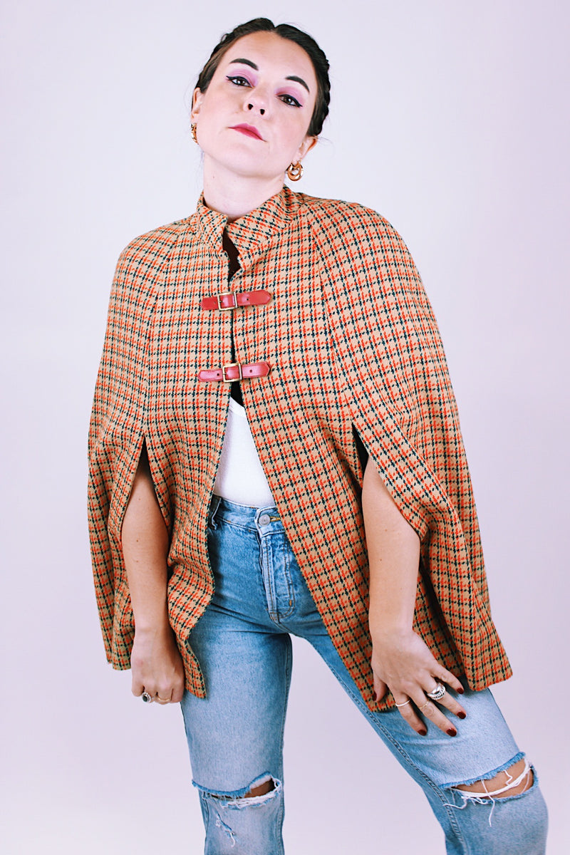 women's vintage tartan printed poncho in tan and red with buckle closure and mandarin collar 